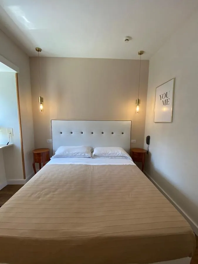 Hotel Europeo Napoli 0*, Неаполь Италия